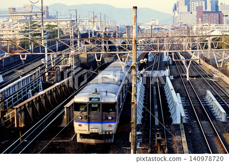 2007: An 8-car 113 series local train on the Kosei Line running on the Tokaido Line. 2007: An 8-car 113 series local train on the Kosei Line running on the Tokaido Line. 140978720