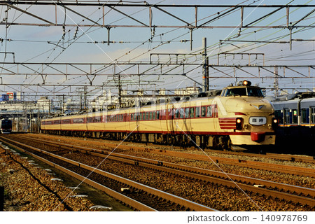 2007: A 9-car 489 series limited express "Furusato Raicho" running on the Tokaido Line. 2007: A 9-car 489 series limited express "Furusato Raicho" running on the Tokaido Line. 140978769