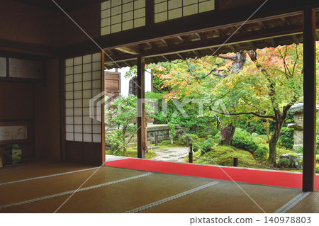 從圓光寺正殿眺望重御庭園 從圓光寺正殿眺望重御庭園 140978803
