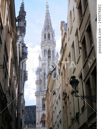 Alleys in the old town of Brussels and the tower of Brussels City Hall (Belgium) Alleys in the old town of Brussels and the tower of Brussels City Hall (Belgium) 140979861