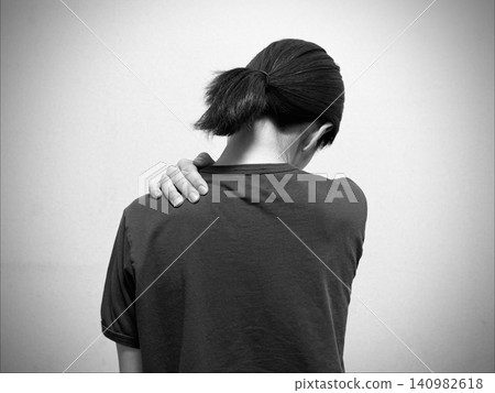 Japanese woman with stiff neck 140982618