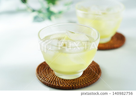 夏日的冷綠茶 夏日的冷綠茶 140982756