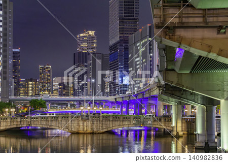 大阪夜景:大阪府大阪市中之島、大橋及堂島川 大阪夜景:大阪府大阪市中之島、大橋及堂島川 140982836
