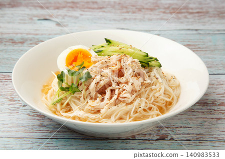 雞肉鹹湯素麵 雞肉鹹湯素麵 140983533