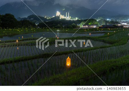 秩父寺坂梯田的照明 140983655