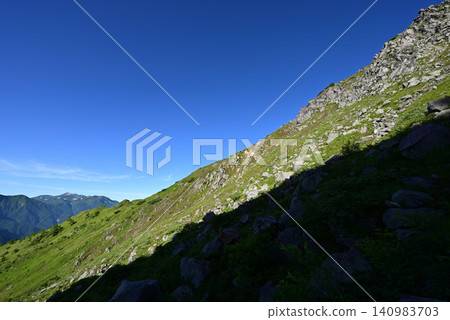 攀登燒岳,北阿爾卑斯山脈,長野縣 攀登燒岳,北阿爾卑斯山脈,長野縣 140983703