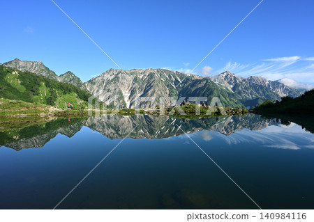 攀登唐松岳,北阿爾卑斯山脈,長野縣 攀登唐松岳,北阿爾卑斯山脈,長野縣 140984116