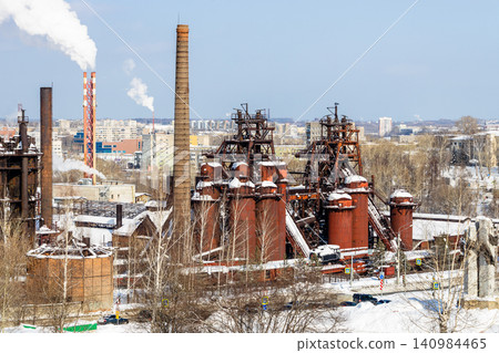 above view of Nizhny Tagil city with iron plant 140984465