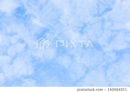 scattered cumulus clouds in blue sky scattered cumulus clouds in blue sky 140984951