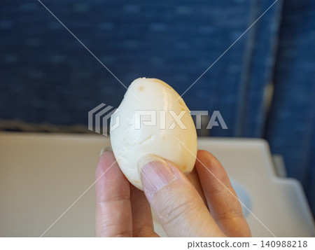 旅途中一份口感滑順、美味可口的小點心。 旅途中一份口感滑順、美味可口的小點心。 140988218