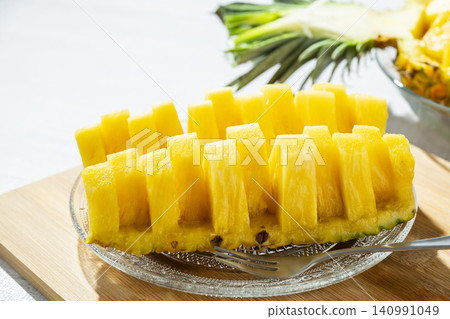 Pineapple basket and pineapple boat Pineapple basket and pineapple boat 140991049