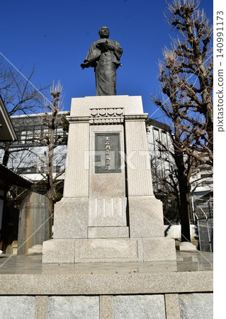 Sengaku-ji Temple, Statue of Oishi Kuranosuke Sengaku-ji Temple, Statue of Oishi Kuranosuke 140991173