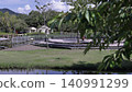 在公園散步 140991299