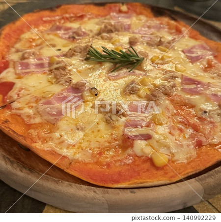 Delicious pizza Delicious pizza 140992229