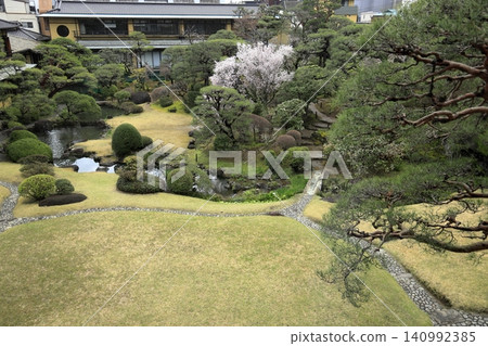 紀雲閣的日式庭園和木造日式建築(熱海) 紀雲閣的日式庭園和木造日式建築(熱海) 140992385