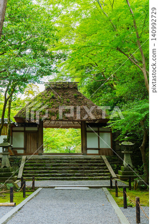 京都,綠意盎然:法然院正門 京都,綠意盎然:法然院正門 140992729