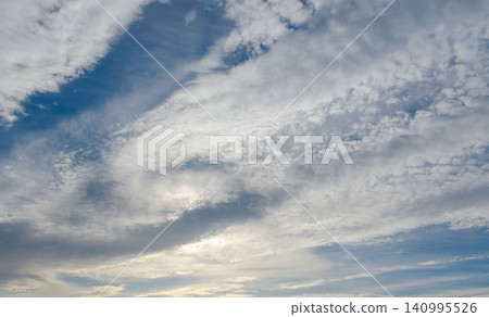 五月傍晚的天空和雲彩 19 五月傍晚的天空和雲彩 19 140995526