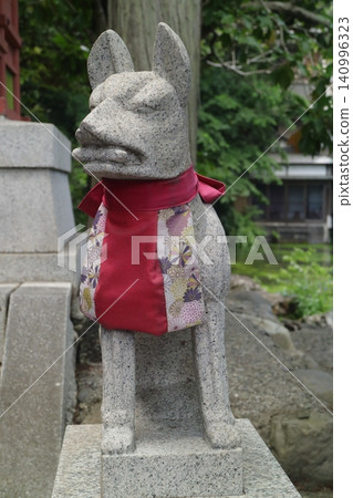 Komainu wearing aprons Komainu wearing aprons 140996323