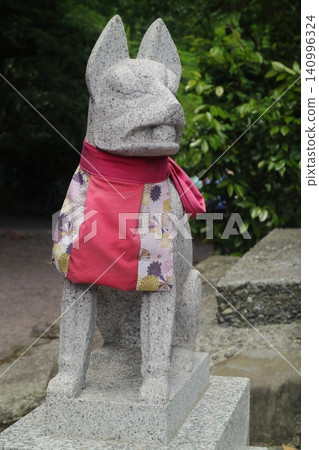 Komainu wearing aprons Komainu wearing aprons 140996324