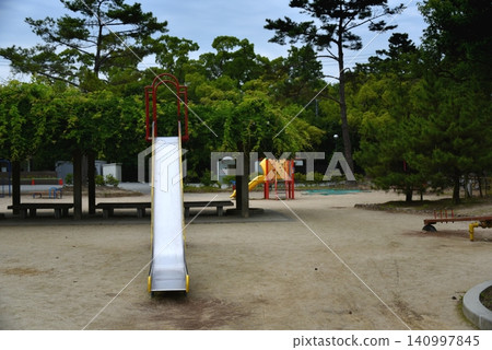 伊丹市綠丘公園廣場景色。 伊丹市綠丘公園廣場景色。 140997845