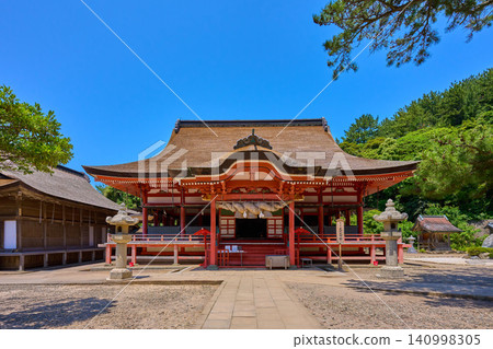 Viewing the worship hall of Hishizumi-no-miya Shrine in Taisha-cho, Izumo City, Shimane Prefecture. Viewing the worship hall of Hishizumi-no-miya Shrine in Taisha-cho, Izumo City, Shimane Prefecture. 140998305
