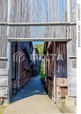 The townscape of Shukunegi in early summer, Sado Island, Sado City, Niigata Prefecture The townscape of Shukunegi in early summer, Sado Island, Sado City, Niigata Prefecture 140998375