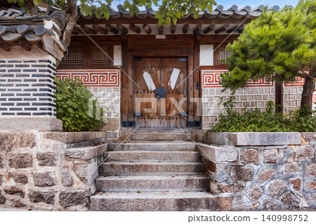 Traditional Korean hanok house wooden door entrance Traditional Korean hanok house wooden door entrance 140998752