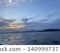 A moment on Lake Shinji where the evening sky is reflected on the calm surface. 140999737