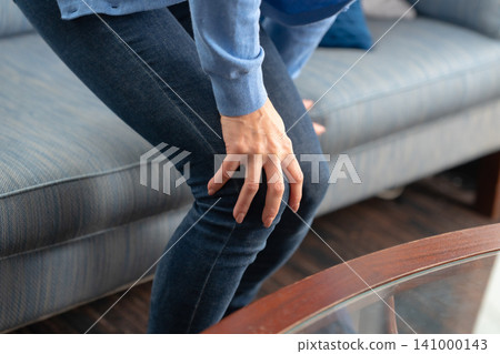 女性，膝關節骨關節炎，手部 141000143