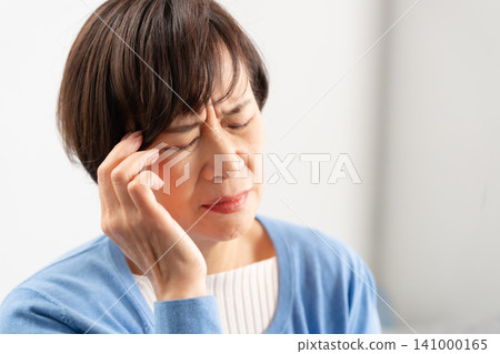 Female headache Female headache 141000165