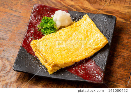 蓬鬆的捲蛋配上香氣四溢的日式高湯 蓬鬆的捲蛋配上香氣四溢的日式高湯 141000432