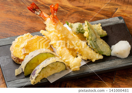 A selection of crispy tempura that evokes the feeling of the season. A selection of crispy tempura that evokes the feeling of the season. 141000481