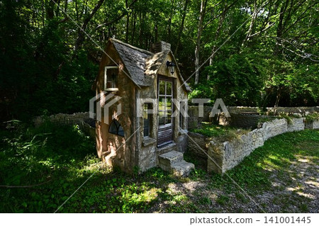 A hut surrounded by green A hut surrounded by green 141001445