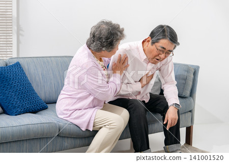 Senior couple, sudden illness, heart disease Senior couple, sudden illness, heart disease 141001520