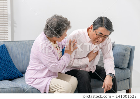 老年夫婦，突發疾病，心臟病 141001522