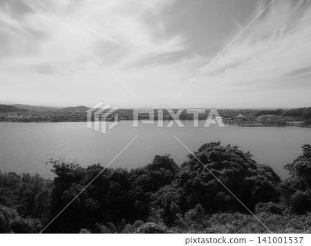 有湖泊的風景 有湖泊的風景 141001537
