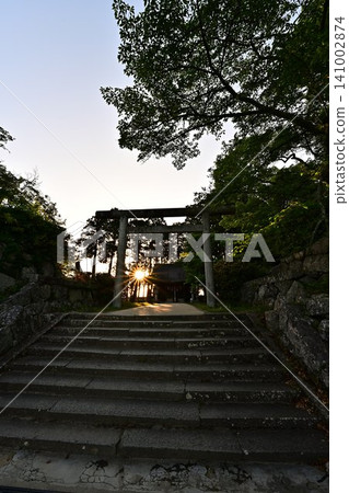 日出時的笹山城 日出時的笹山城 141002874