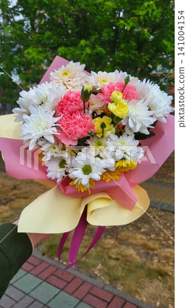 Technical observation of a fresh flower arrangement for plant taxonomy and morphology research Technical observation of a fresh flower arrangement for plant taxonomy and morphology research 141004154