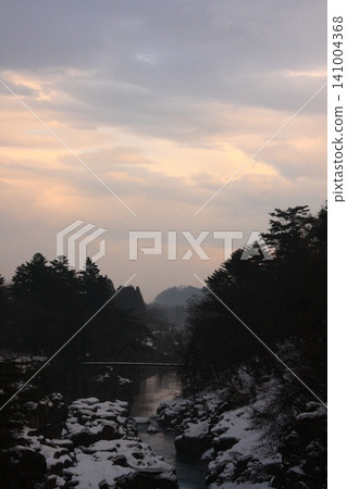 The Genbi Gorge in the evening, shrouded in mist. The Genbi Gorge in the evening, shrouded in mist. 141004368