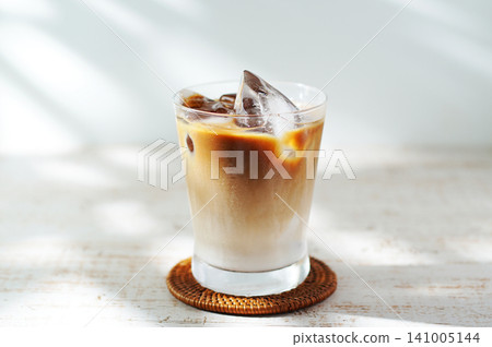Ice cafe au lait 141005144