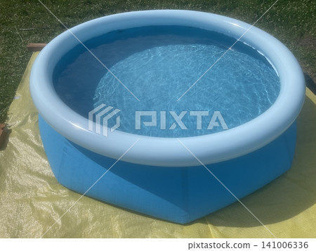 Installing and setting up inflatable pool Installing and setting up inflatable pool 141006336