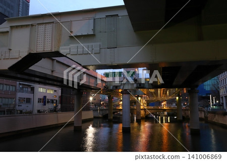 黃昏的日本橋(東京都千代田區日本橋) 黃昏的日本橋(東京都千代田區日本橋) 141006869