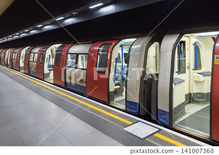 London Underground train at platform with open doors London Underground train at platform with open doors 141007368