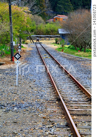 There were also plans to extend the line to Ohara Station on the Sotobo Line... JR Kururi Line [Kazusa-Kameyama Station] 141008723