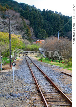 There were also plans to extend the line to Ohara Station on the Sotobo Line... JR Kururi Line [Kazusa-Kameyama Station] 141008725