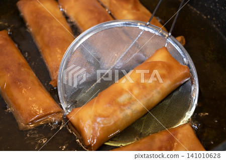 Fry spring rolls Fry spring rolls 141010628