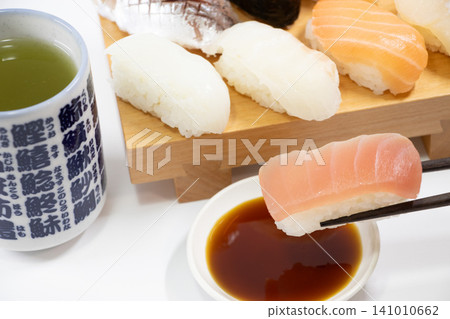 sushi sushi 141010662