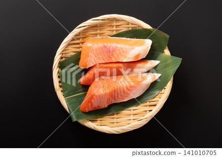 [Chilean farmed] Silver salmon belly dried 141010705