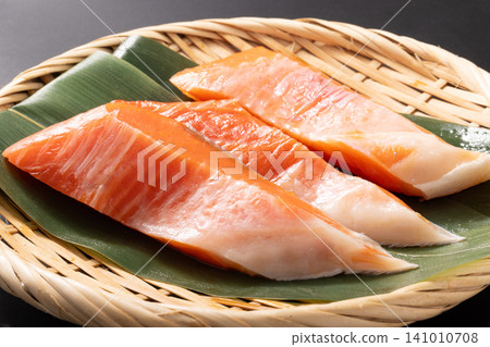 【智利養殖】銀鮭魚腩幹 【智利養殖】銀鮭魚腩幹 141010708