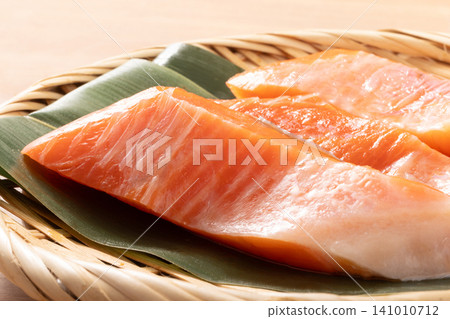 【智利養殖】銀鮭魚腩幹 【智利養殖】銀鮭魚腩幹 141010712